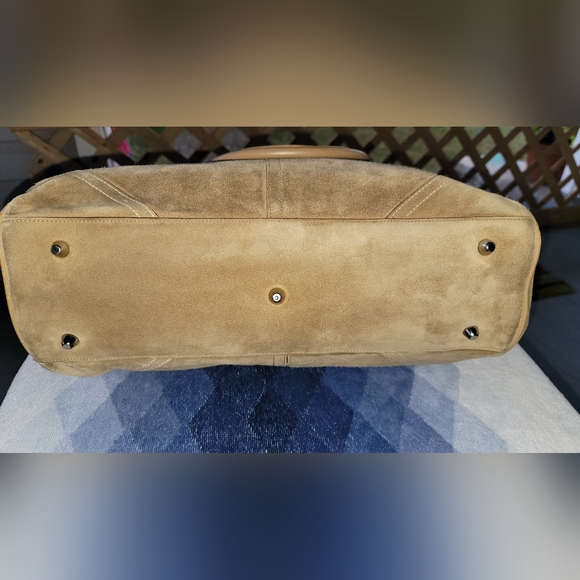 COACH Hamptons Tan Cowhide Suede Tote Handbag. - Picture 9 of 16